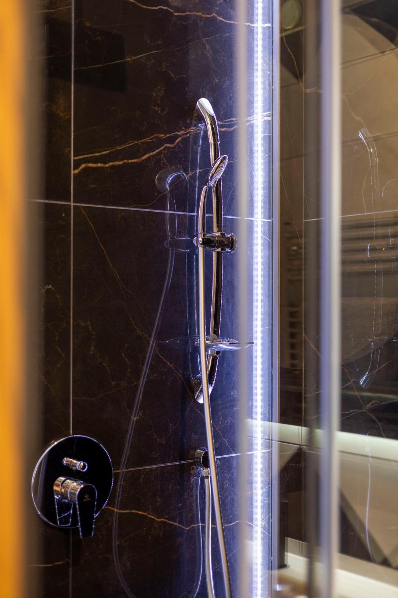Luxury Royal Central Apartment By Prestige Homes Будапеща Екстериор снимка