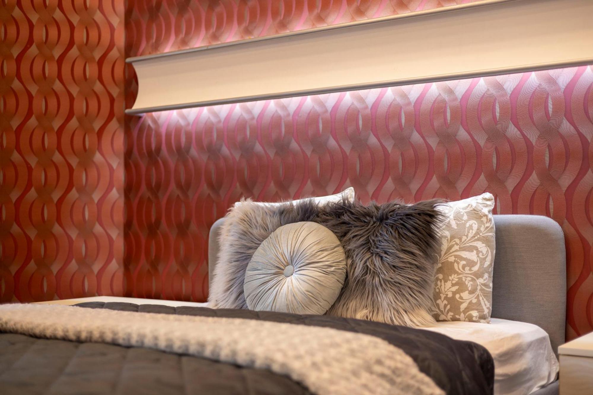 Luxury Royal Central Apartment By Prestige Homes Будапеща Екстериор снимка