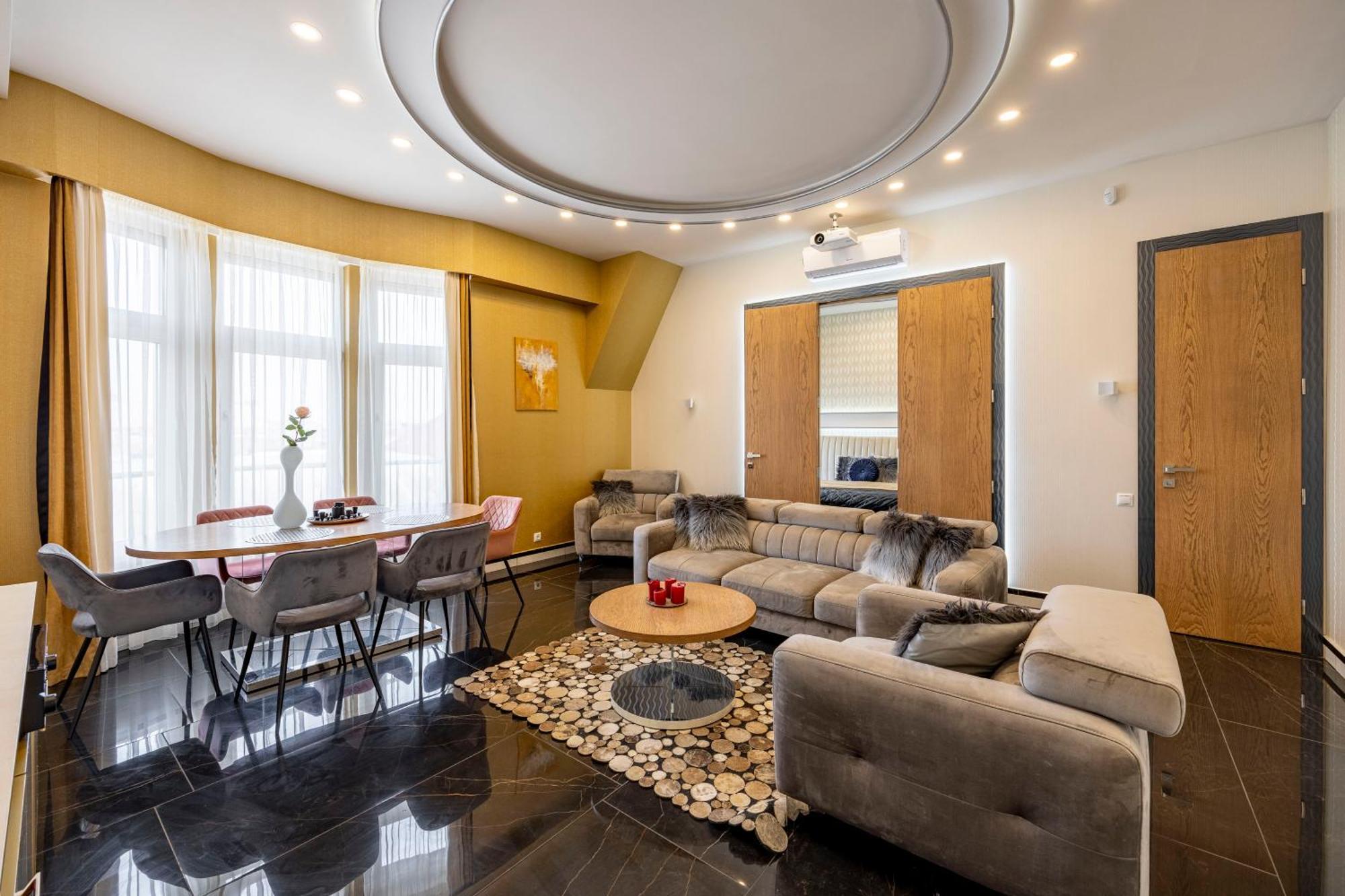 Luxury Royal Central Apartment By Prestige Homes Будапеща Екстериор снимка